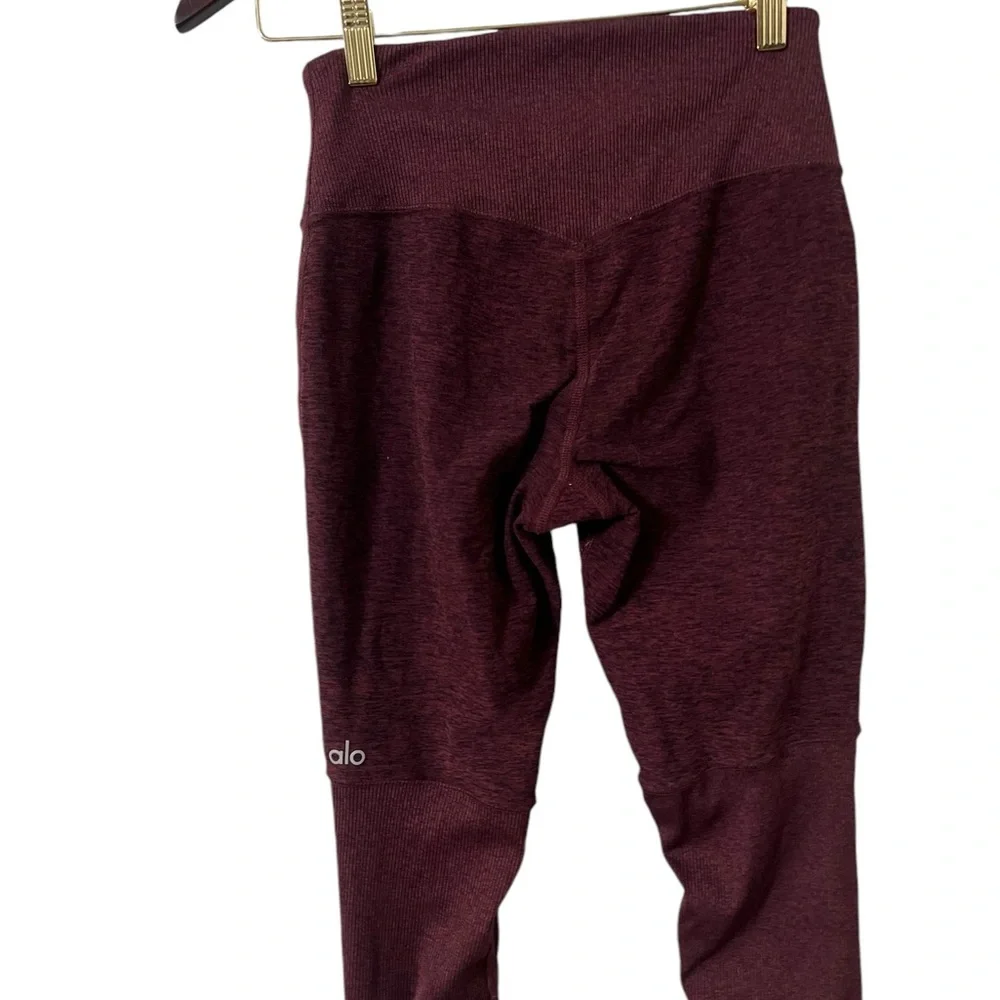 ALO YOGA Goddess Ribbed Ruched Maroon Burgundy Contrast Leggings